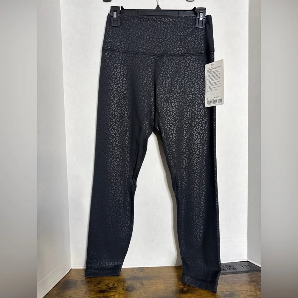 Lululemon Leggings Align HR Pant 25" Size 8 Black Embossed Leopard Pattern New - Picture 1 of 6